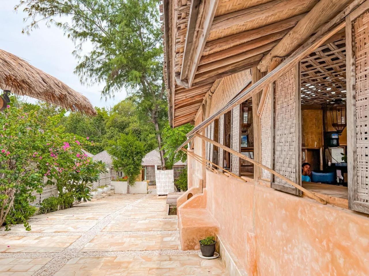 Bungalow Cafe Gili Beachfront Gili Meno Exterior photo