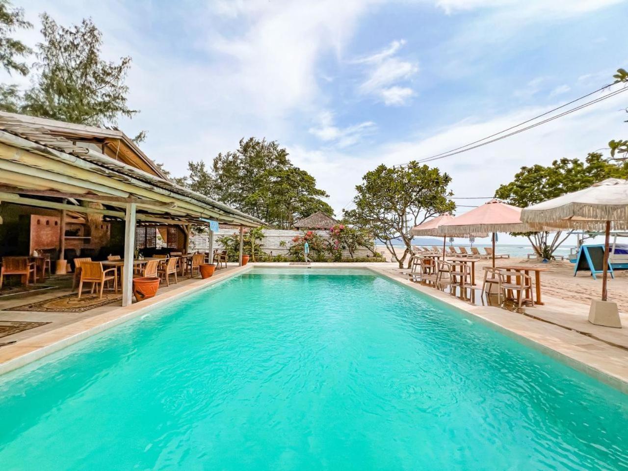 Bungalow Cafe Gili Beachfront Gili Meno Exterior photo